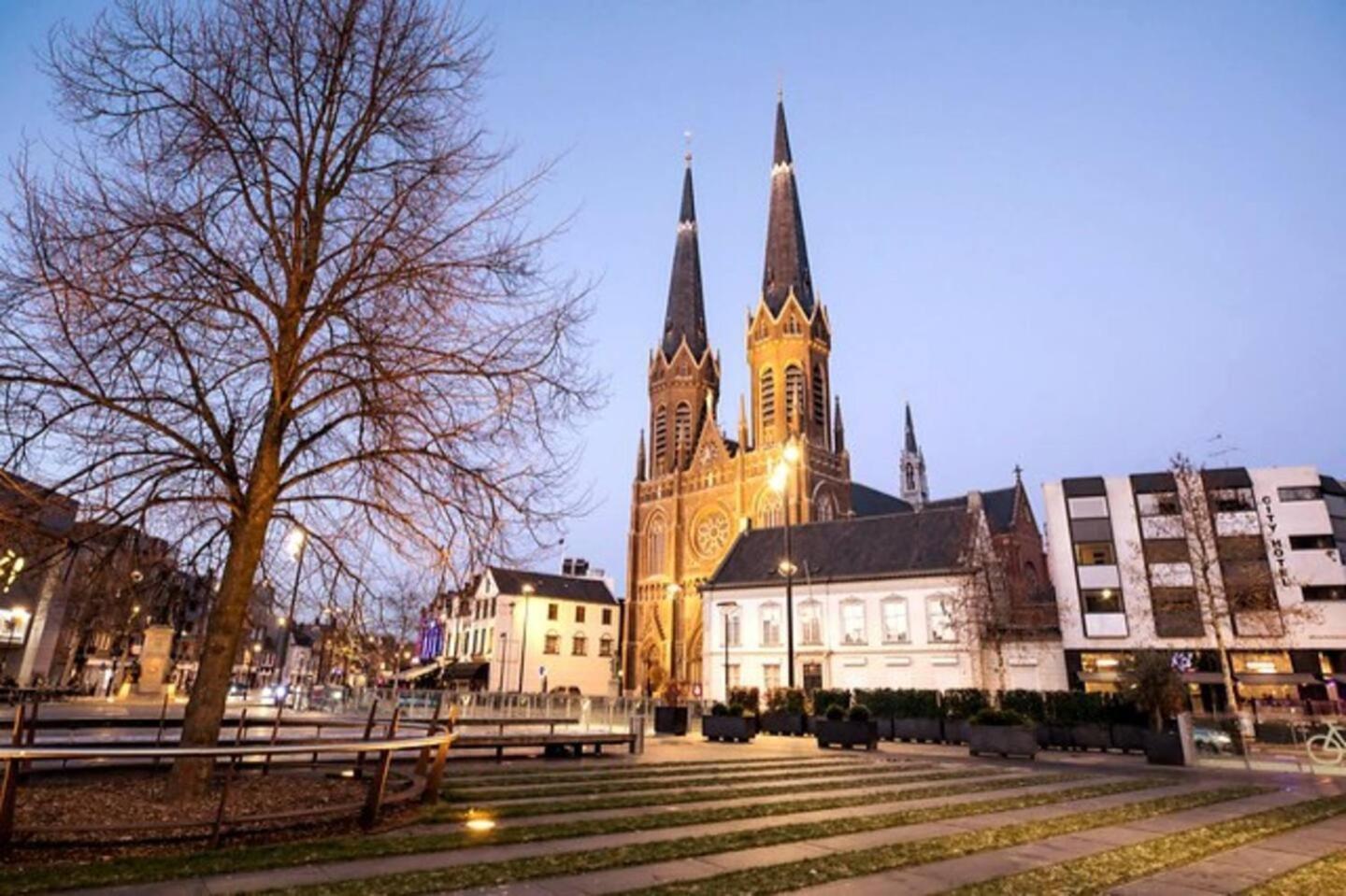 Old Central 1- 6 Old01 Villa Tilburg Bagian luar foto